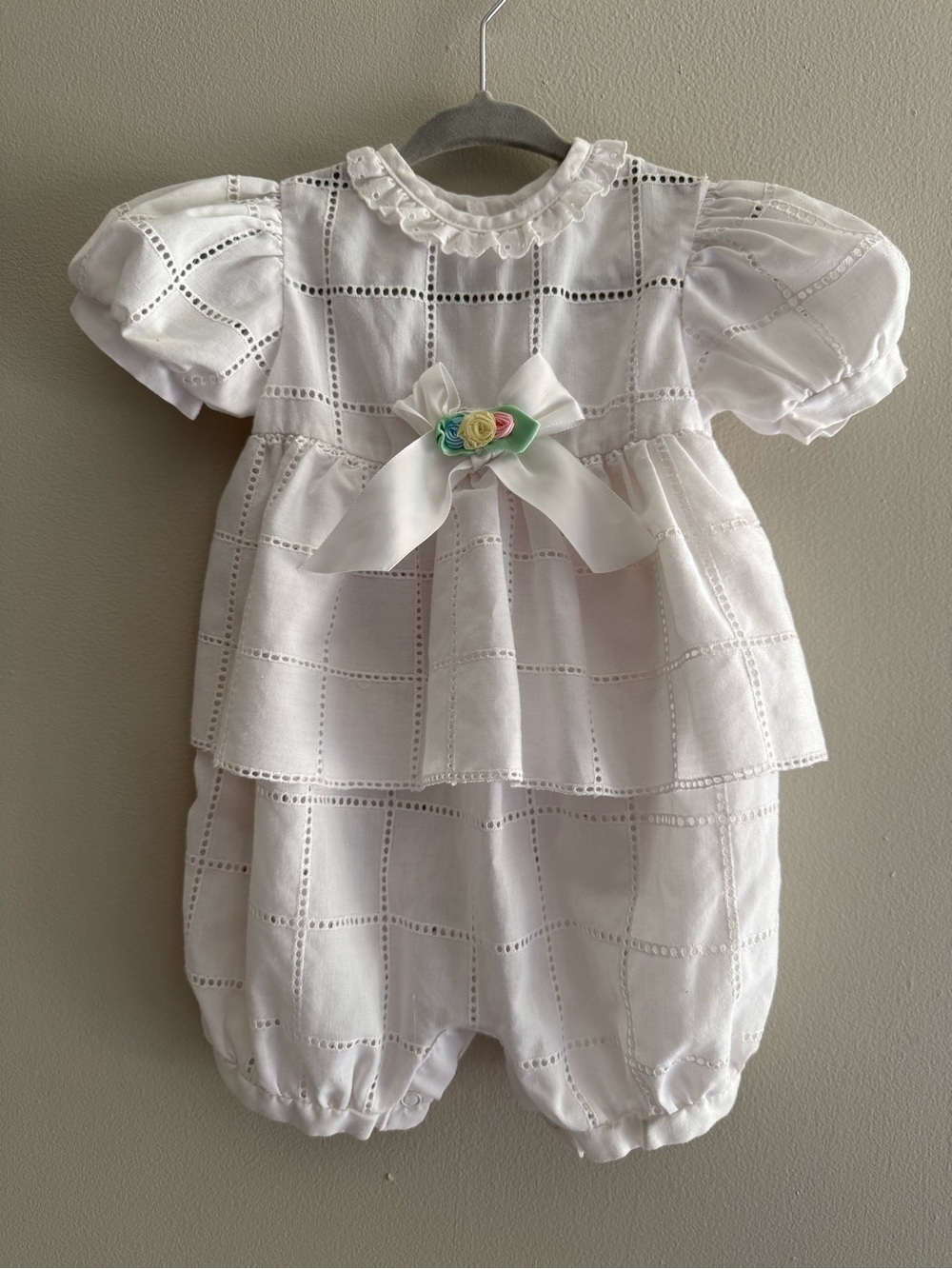 Vintage White Cotton Eyelet Baby Girl Romper Puff Sleeve Bow Ruffle 6-9M